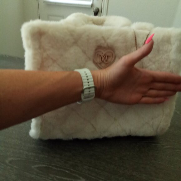 Juicy Couture BEAUTIFUL Fur Purse - Picture 8 of 10